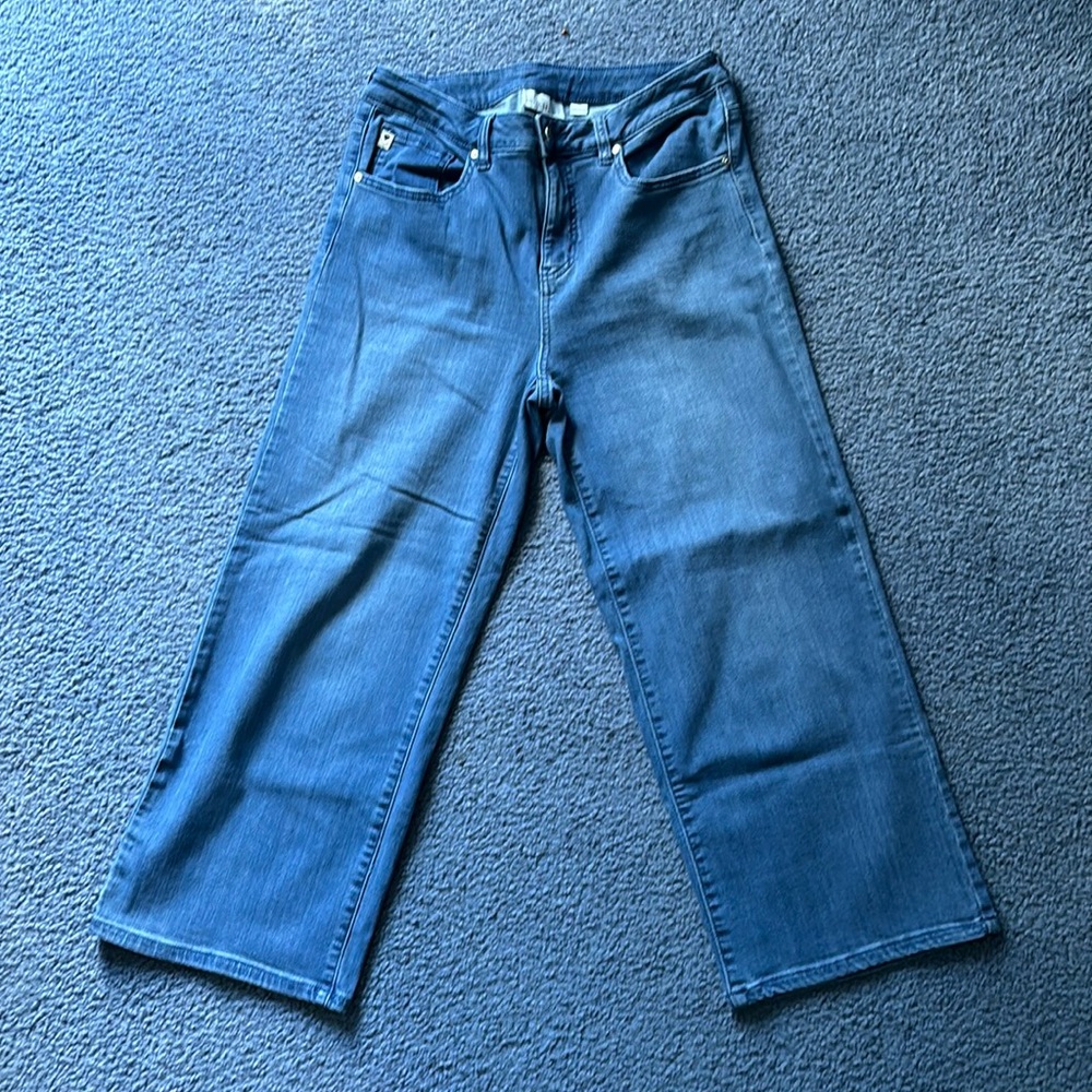 Belle by Kim Gravel Wide Leg Crop Jeans 10